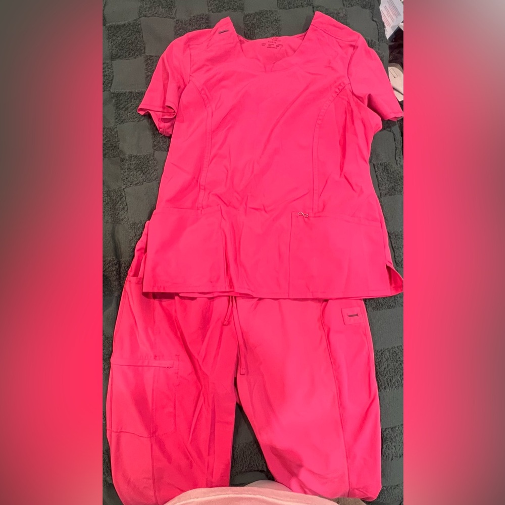 XL Cherokee Infinity scrubs. Hot Pink.